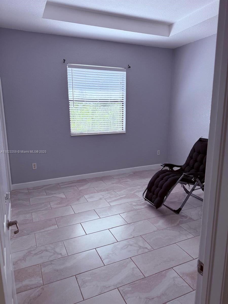 239 Se 37th Pl Property Photo 14