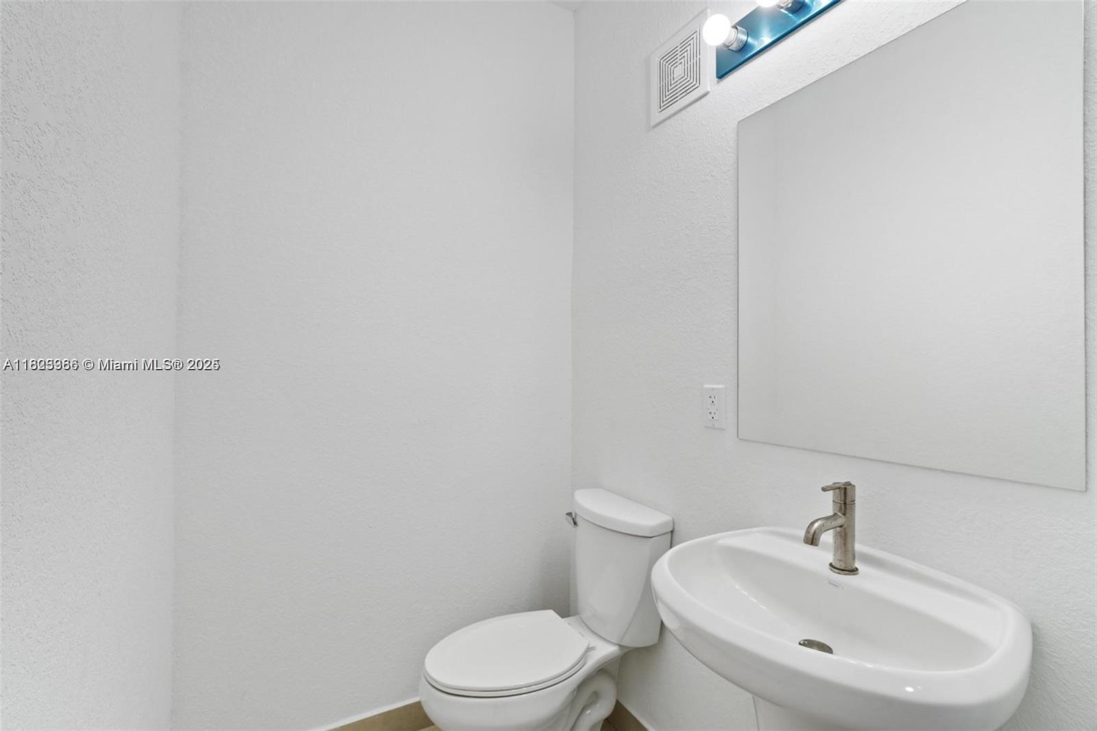 1119 Nw 1st St Property Photo 12