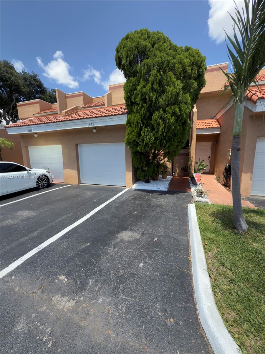 1651 Sw 120th Ave Property Photo 1