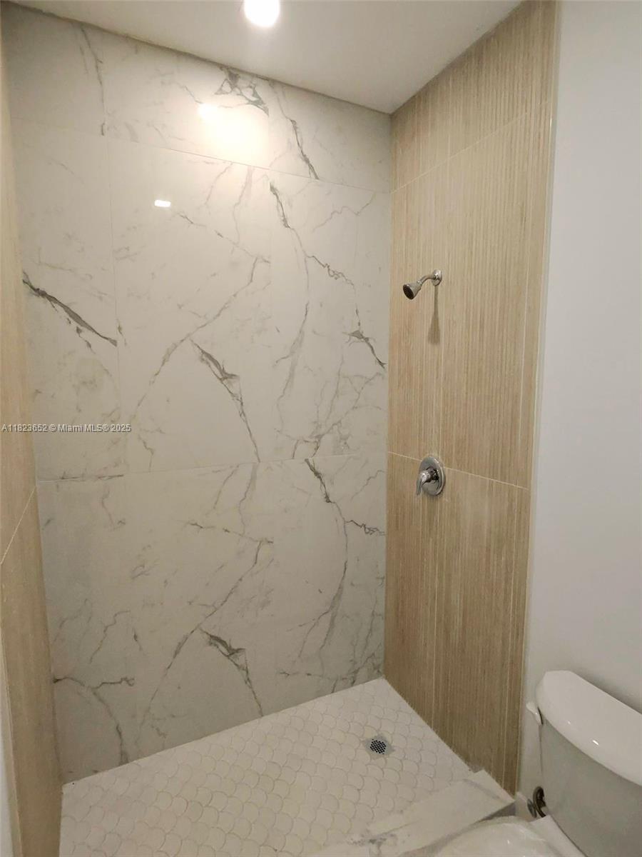 880 Sw 1st St 880 Property Photo 23