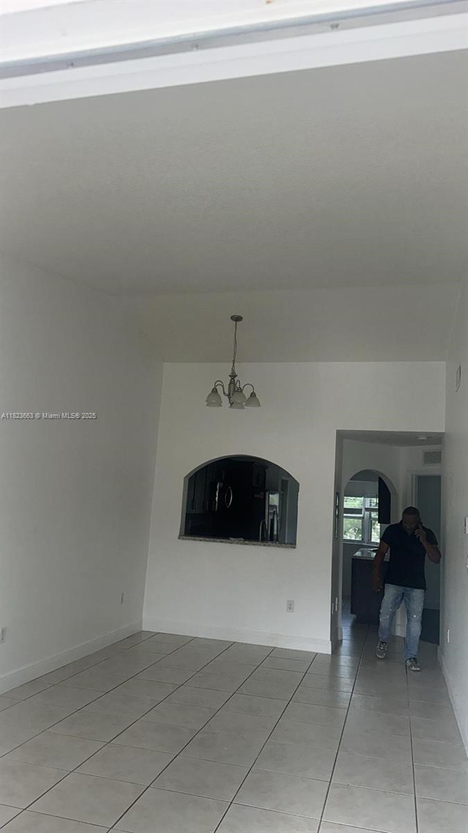1250 Se 28th Ct 203 Property Photo 3