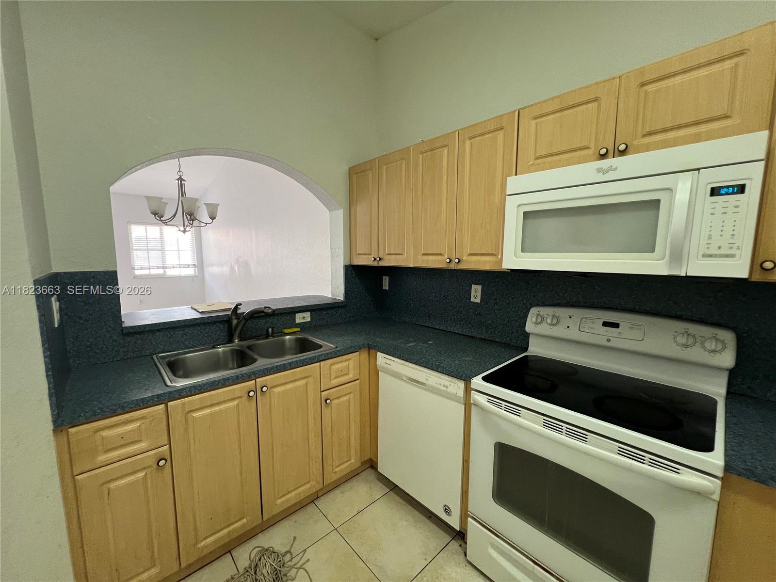 1250 Se 28th Ct 203 Property Photo 4