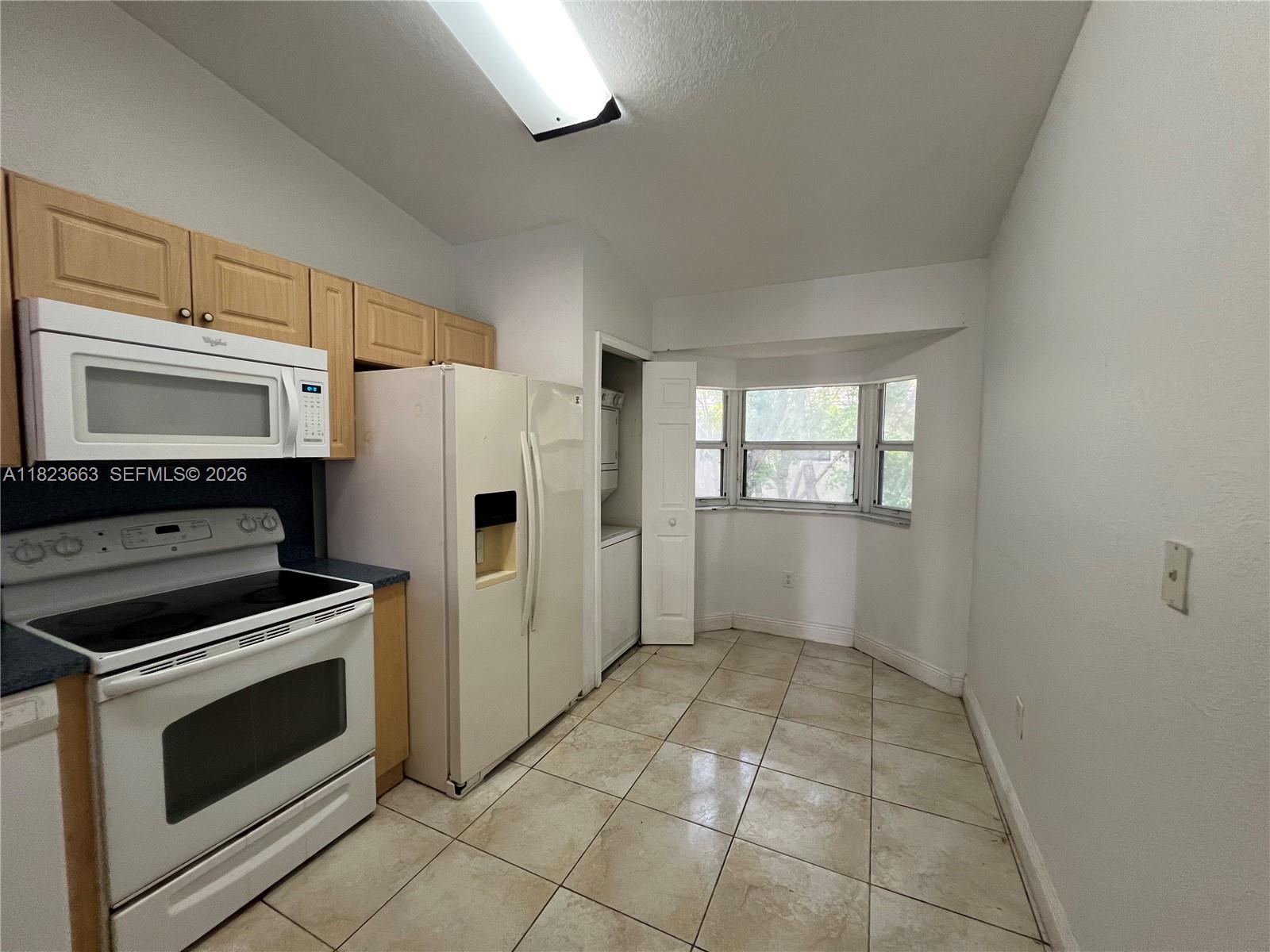 1250 Se 28th Ct 203 Property Photo 5