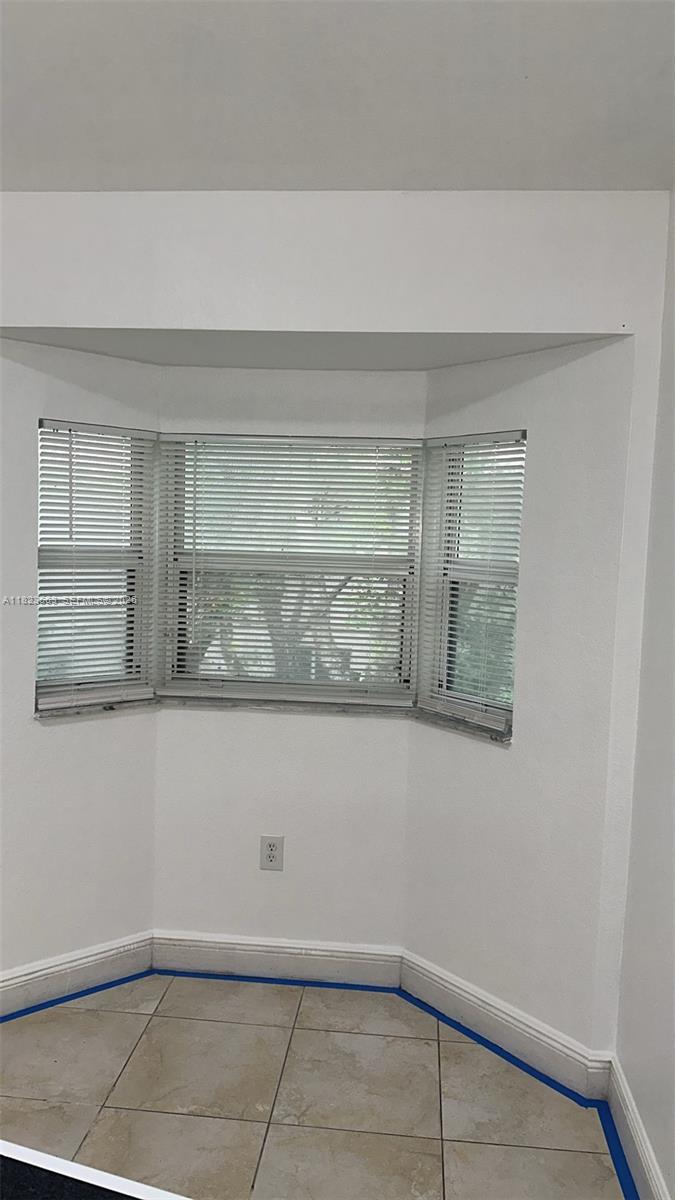 1250 Se 28th Ct 203 Property Photo 7