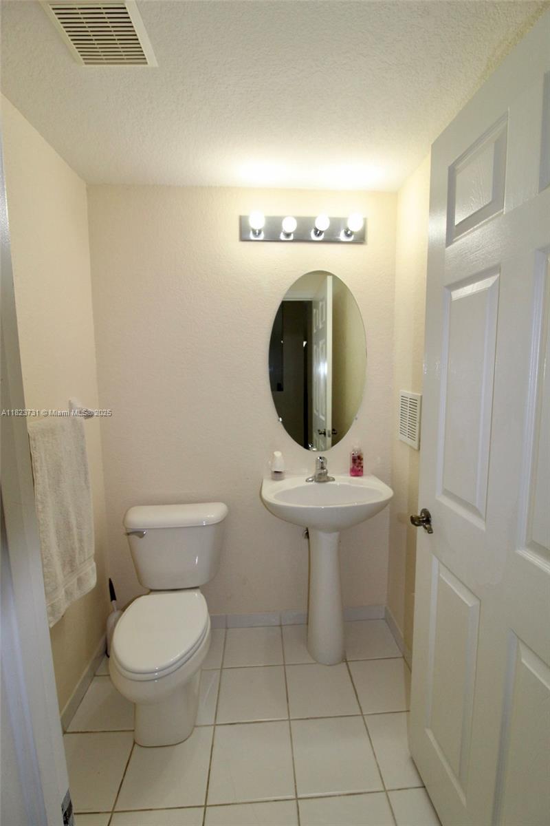 2416 Se 19th Ct 2416 Property Photo 4