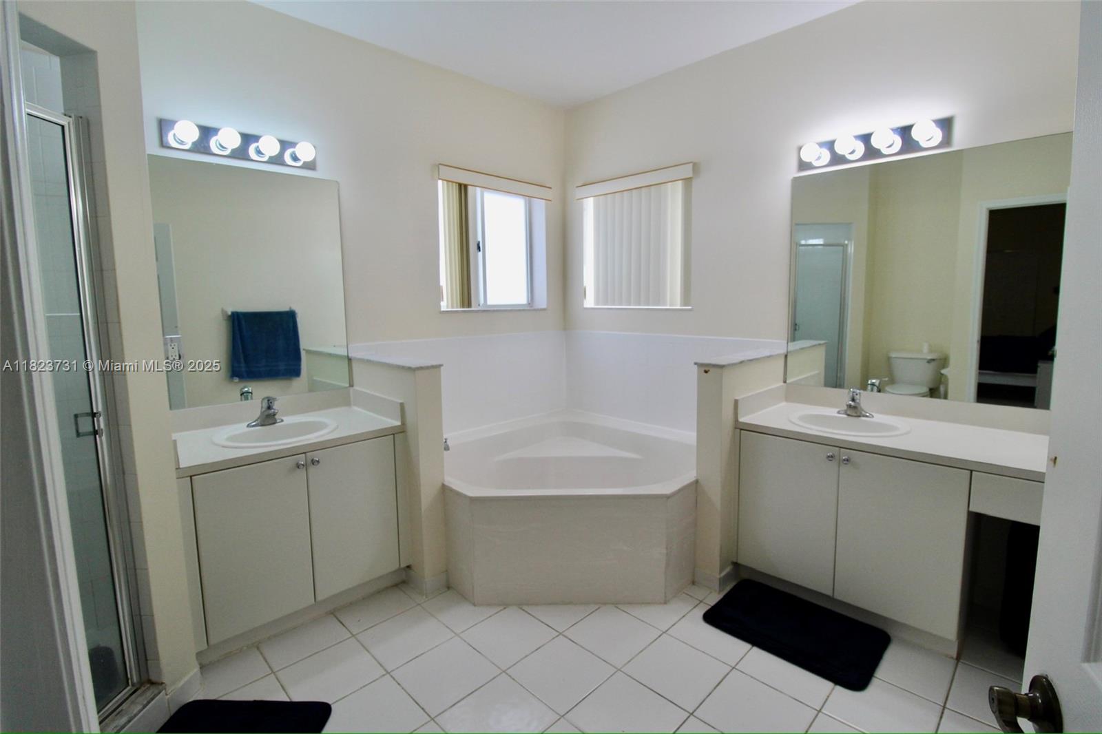 2416 Se 19th Ct 2416 Property Photo 8
