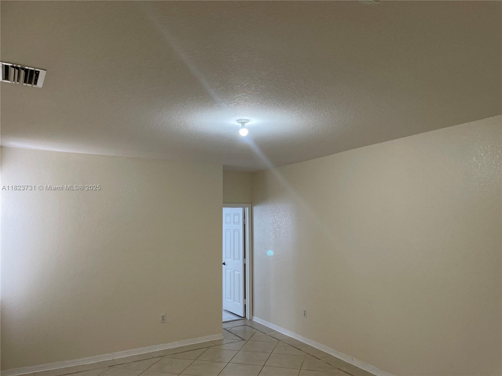 2416 Se 19th Ct 2416 Property Photo 16
