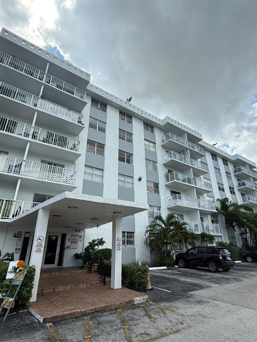 16465 NE 22nd Ave 217 Property Photo 1