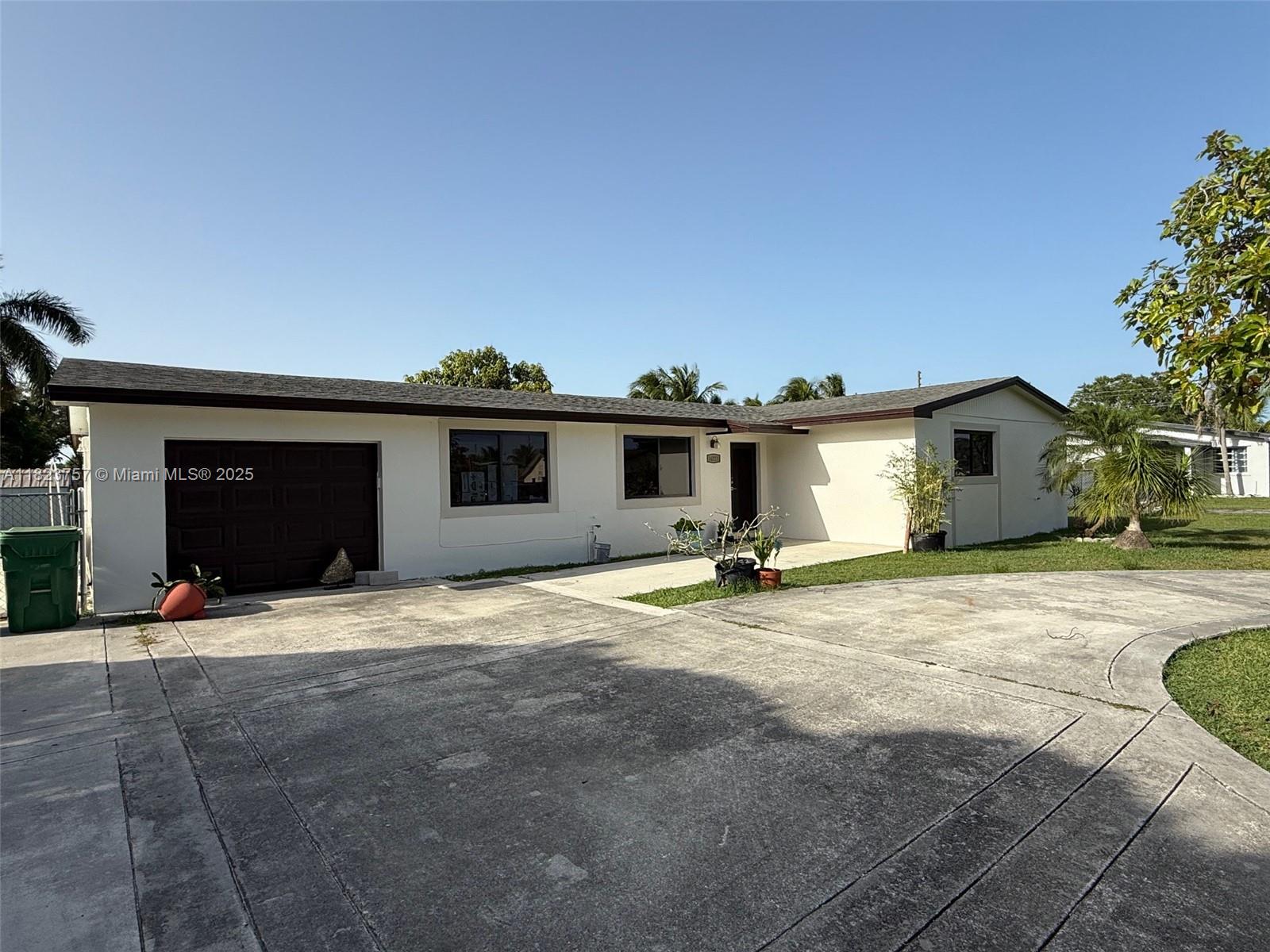 16221 SW 283rd St Property Photo 1
