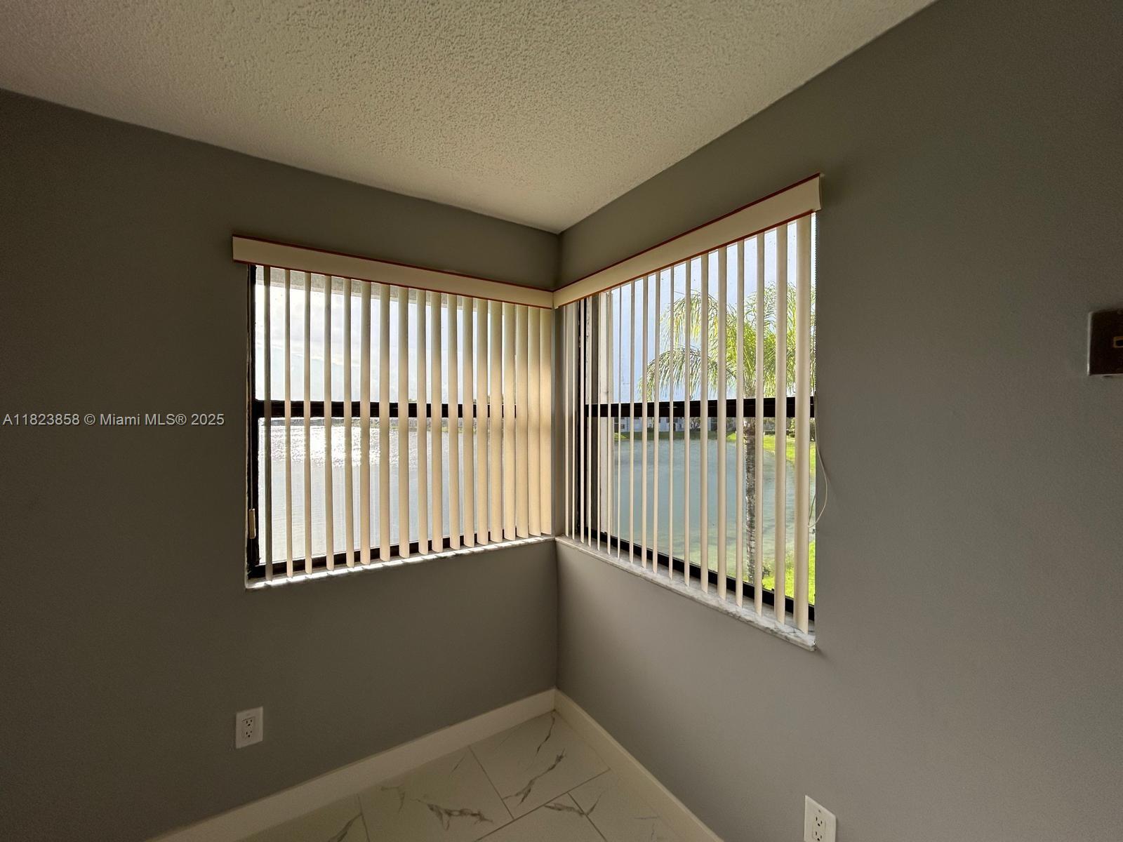 1300 S Franklin Ave 1300d Property Photo 4