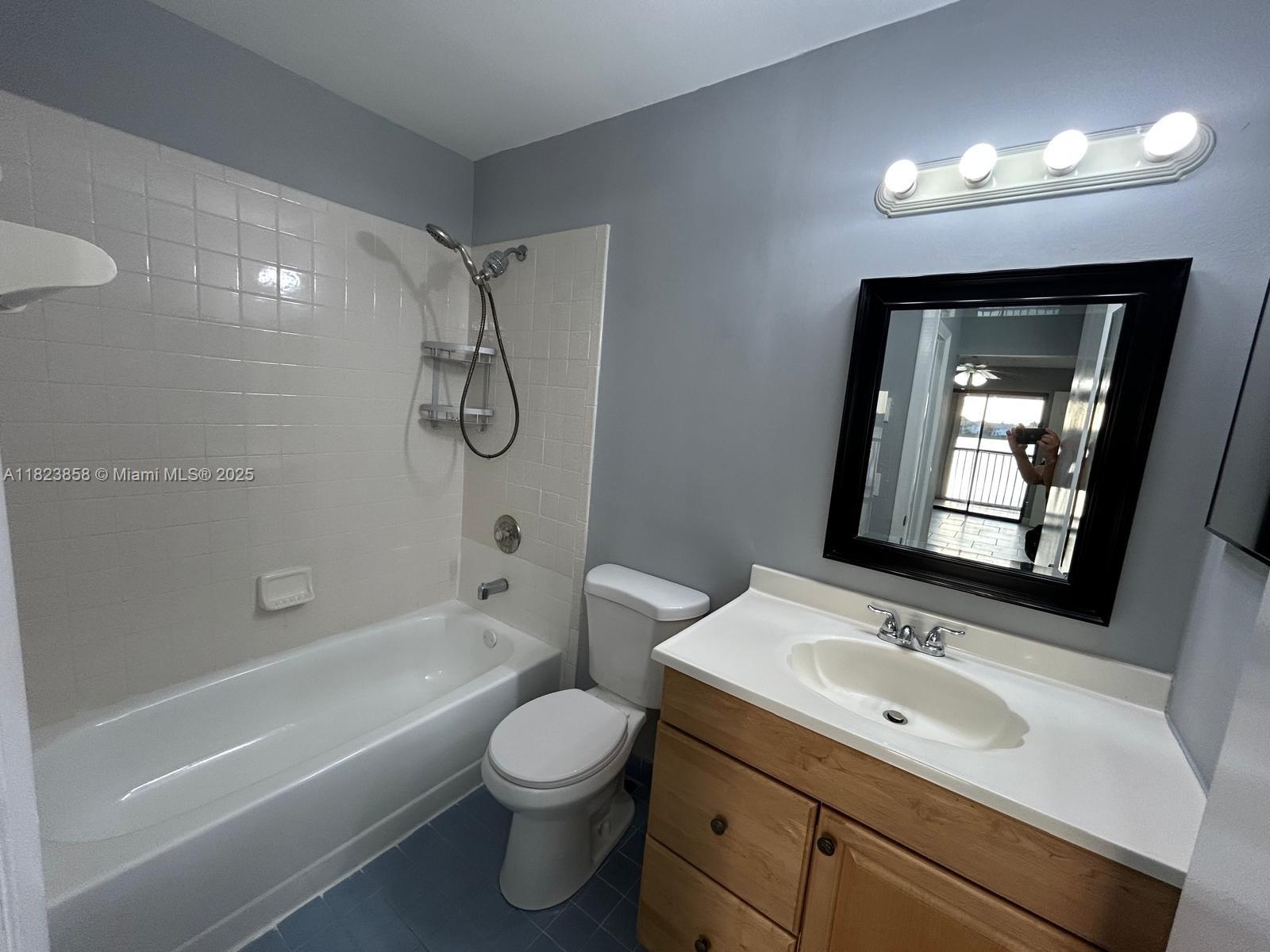 1300 S Franklin Ave 1300d Property Photo 17