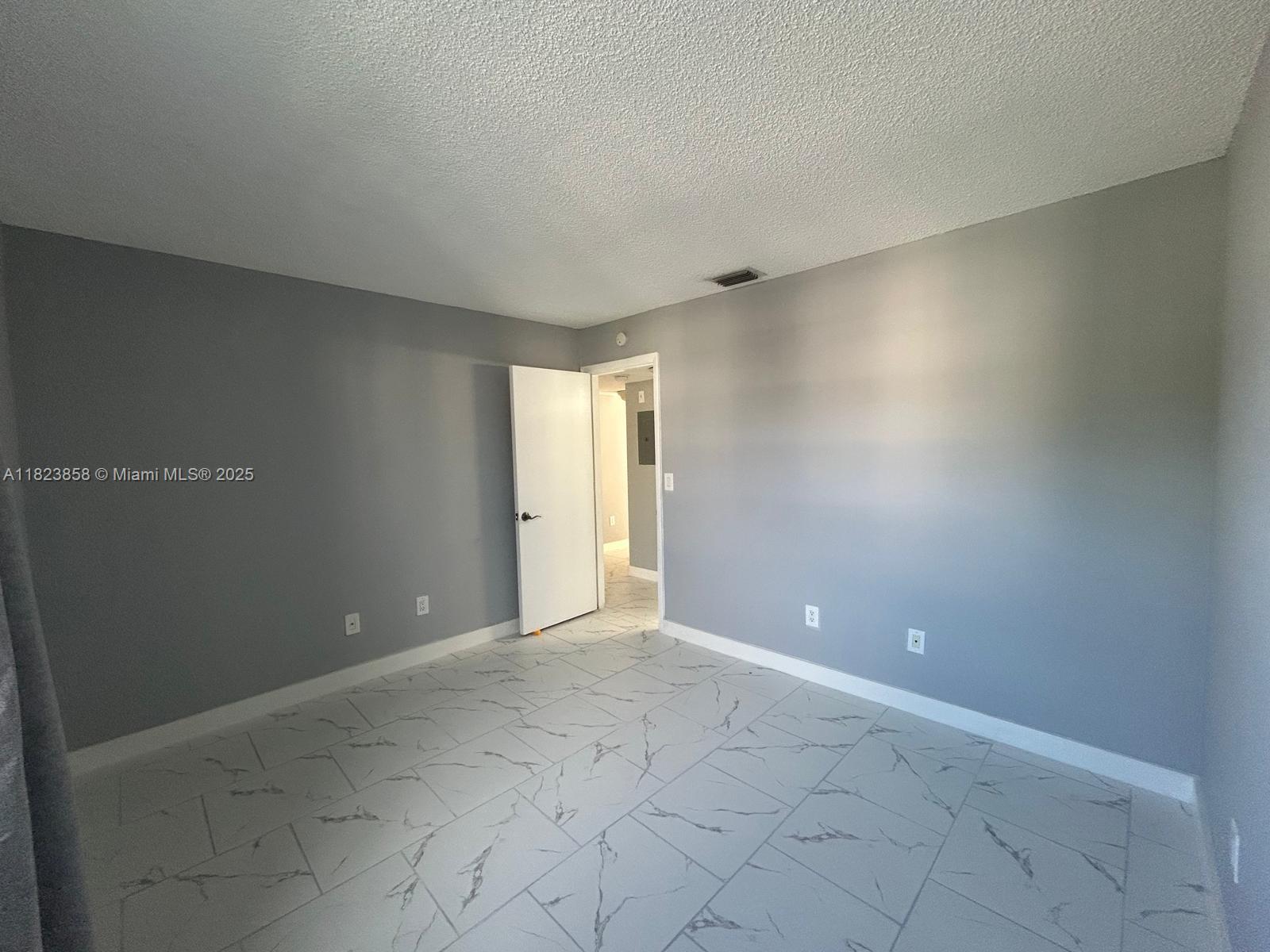 1300 S Franklin Ave 1300d Property Photo 20