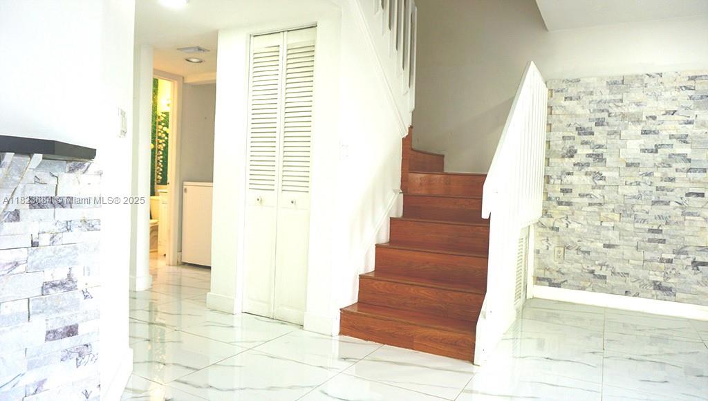 1705 San Remo Cir None Property Photo 6