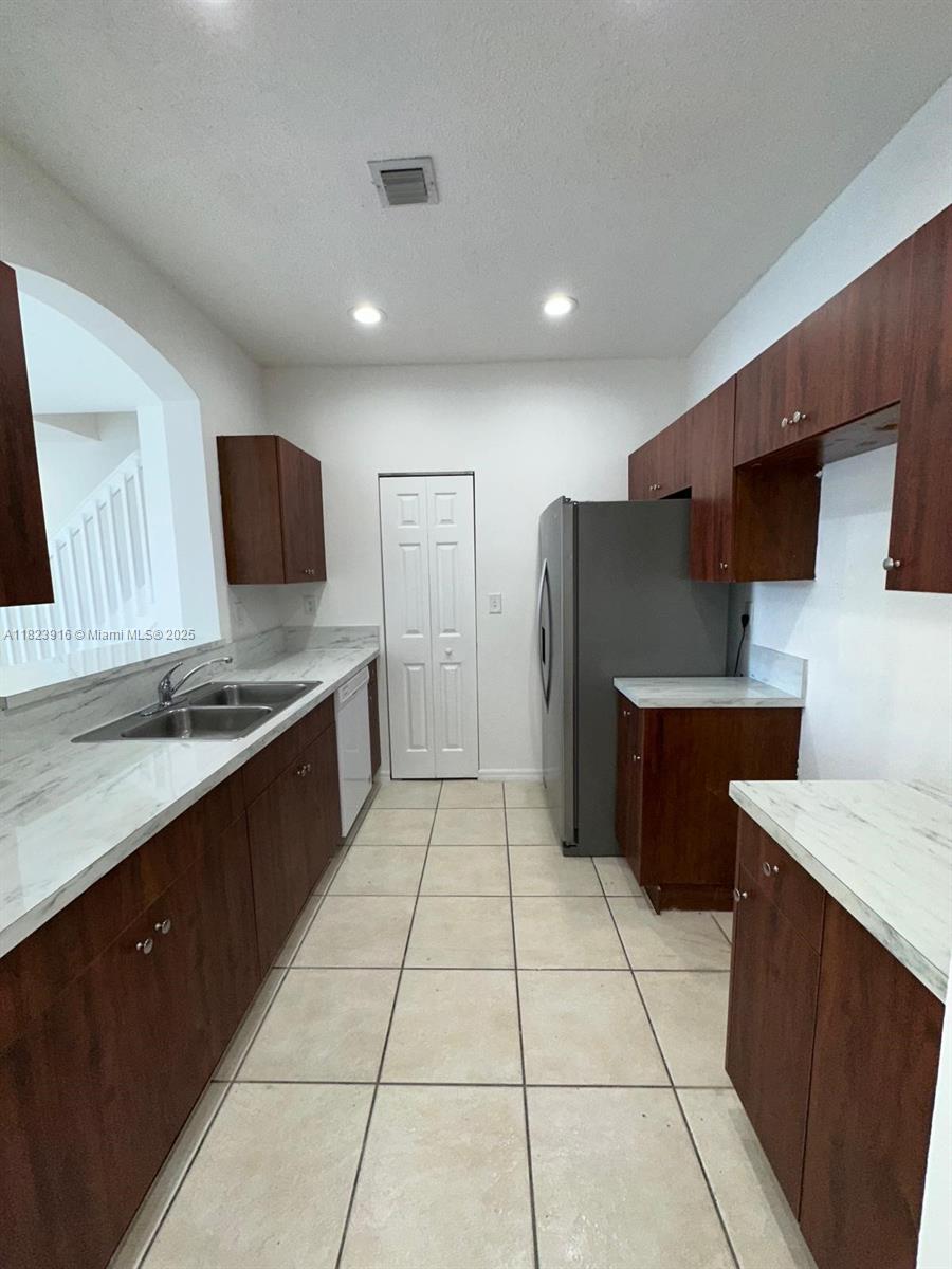 1018 Ne 42nd Ter Property Photo 10