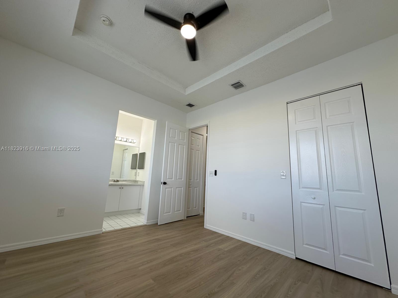 1018 Ne 42nd Ter Property Photo 27