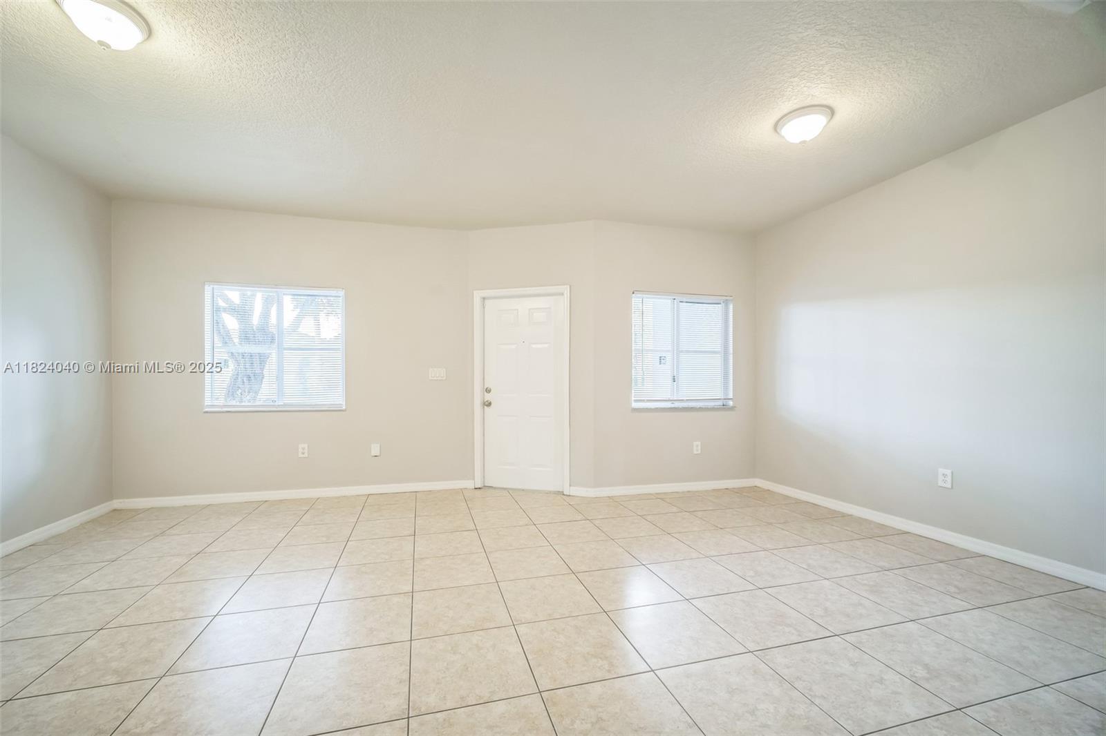 2903 Se 15th Ter Property Photo 3