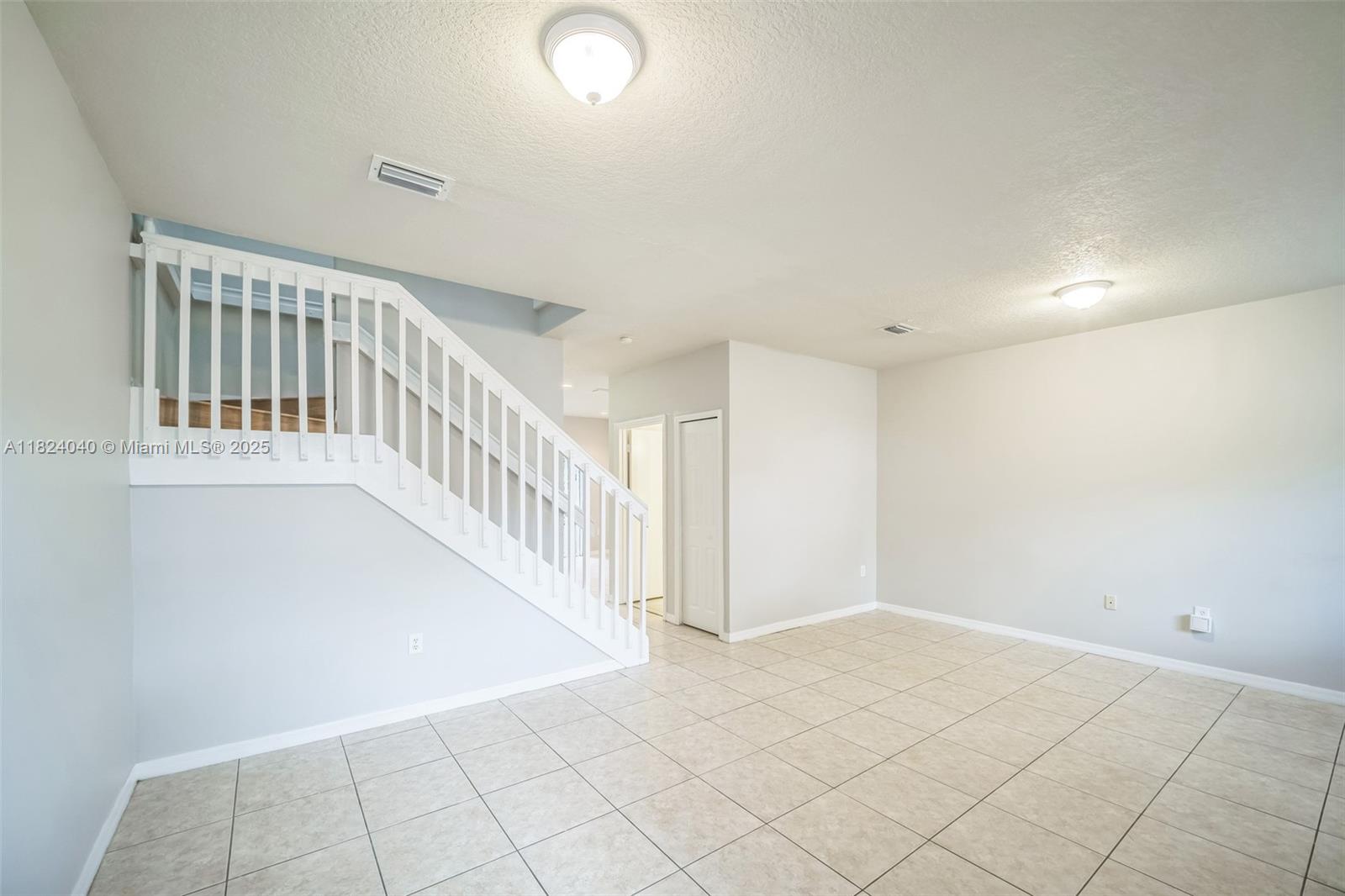 2903 Se 15th Ter Property Photo 4