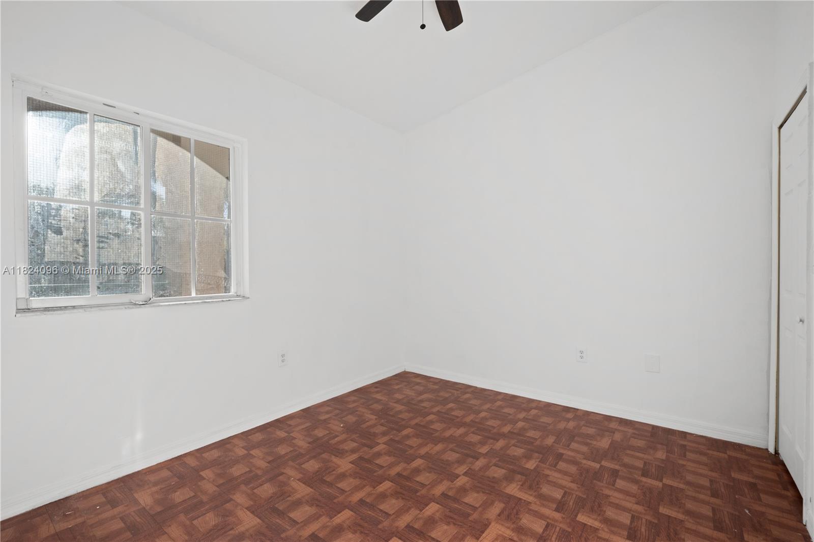 2911 Se 13th Ave 205-49 Property Photo 4