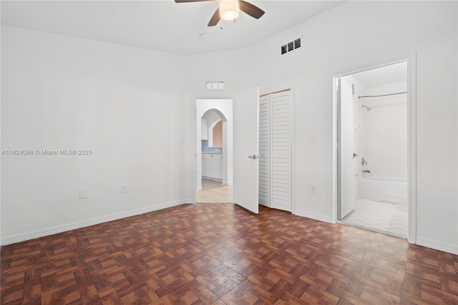 2911 Se 13th Ave 205-49 Property Photo 12