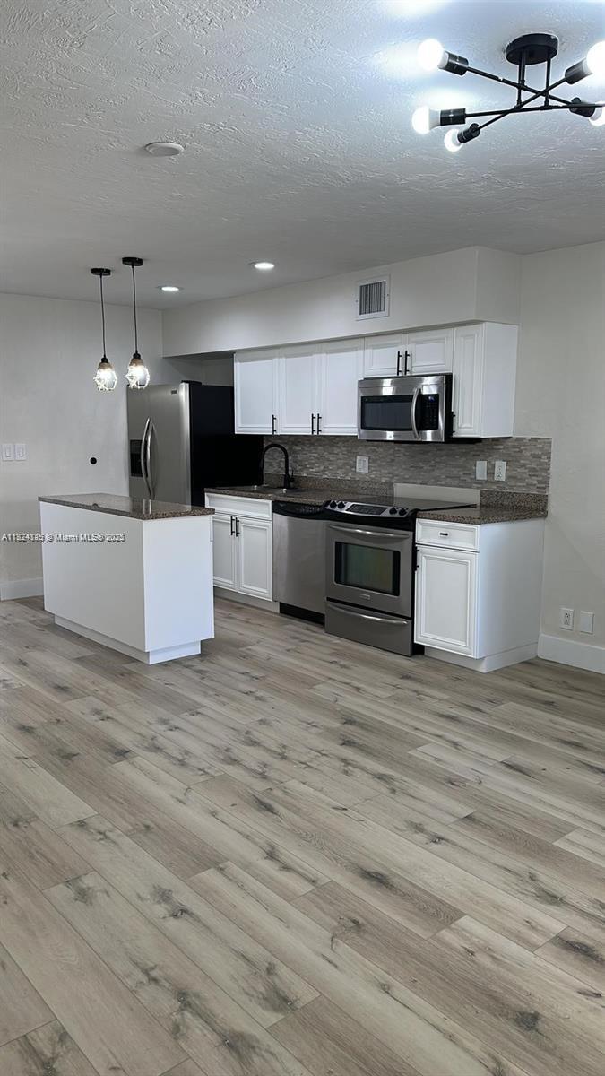 A11824125 Property Photo 1