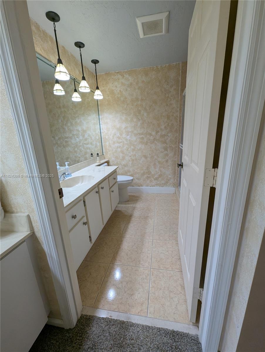 585 Se 25th Ln Property Photo 14