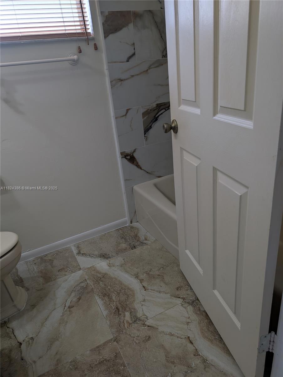 585 Se 25th Ln Property Photo 25