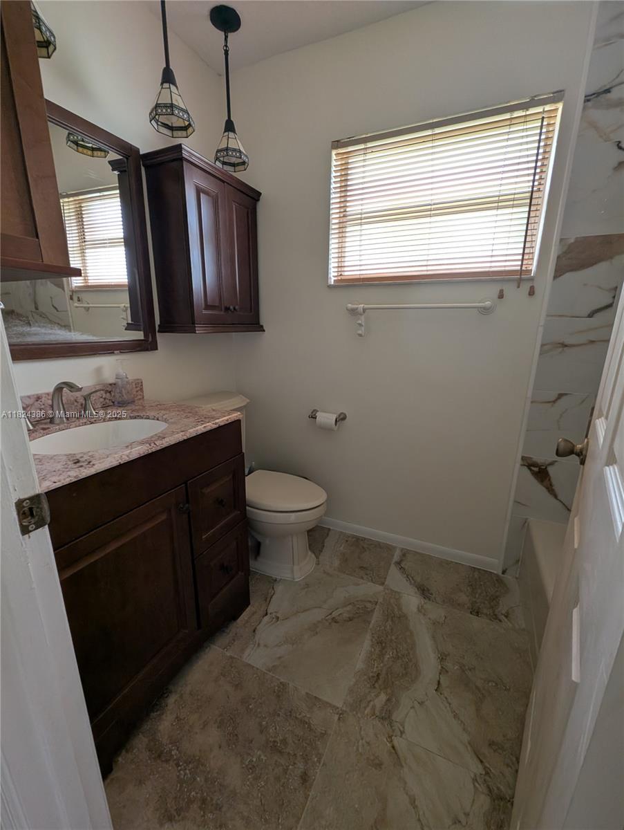 585 Se 25th Ln Property Photo 27