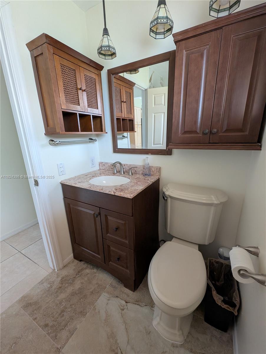 585 Se 25th Ln Property Photo 28