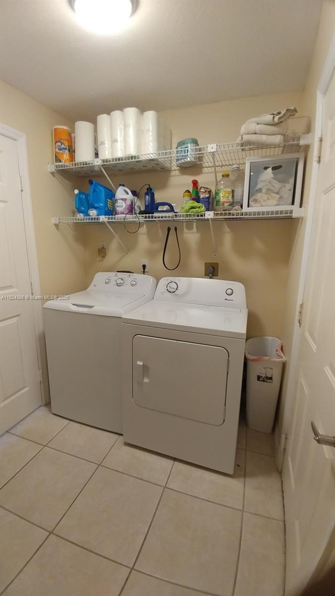585 Se 25th Ln Property Photo 31
