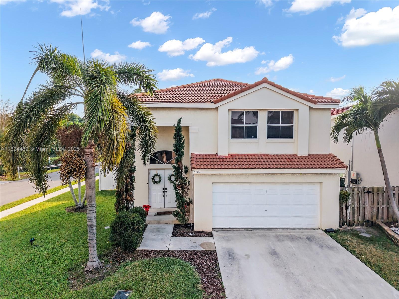 7400 Viscaya Cir Property Photo 1