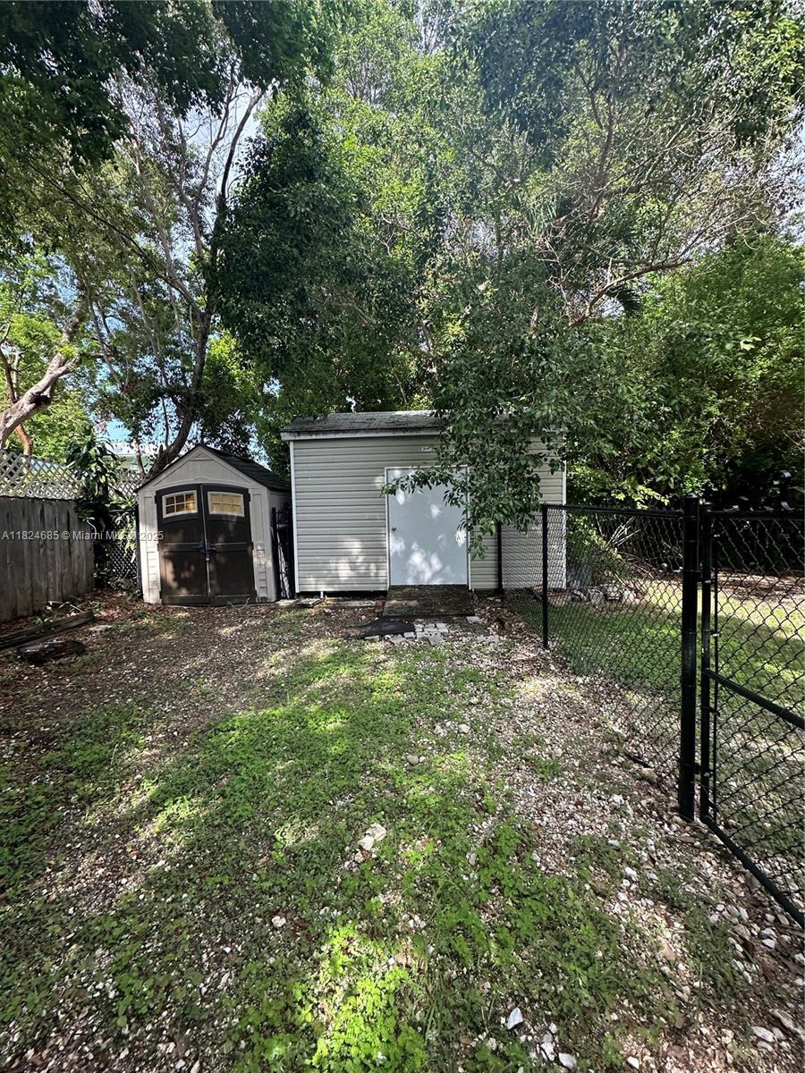 349 Mahogany Dr Property Photo 15
