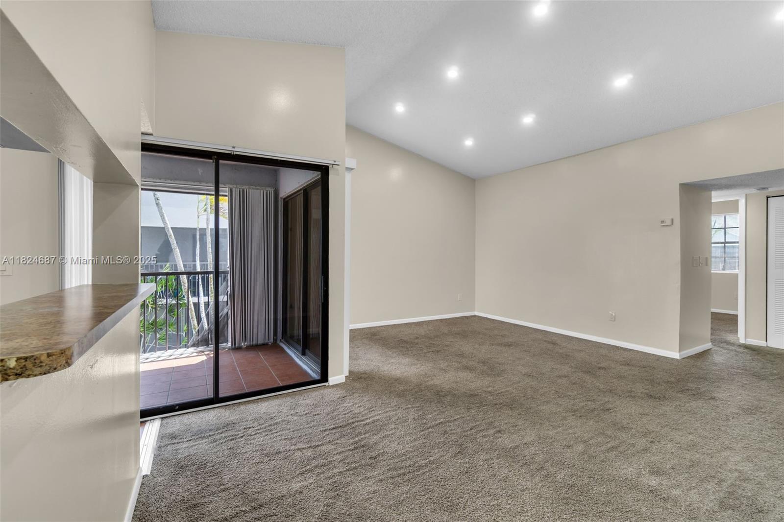 840 Independence Dr 840a Property Photo 4