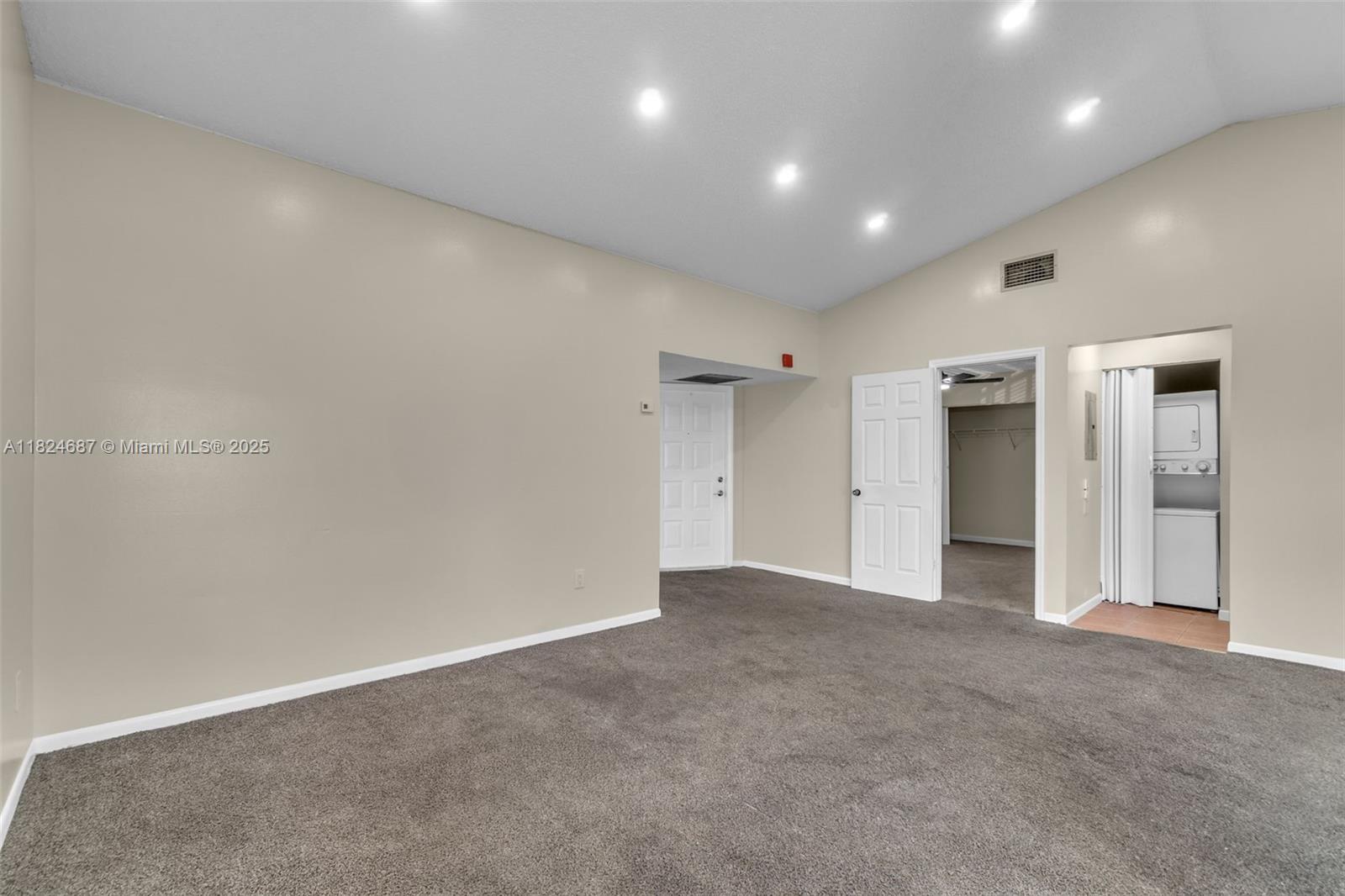 840 Independence Dr 840a Property Photo 10