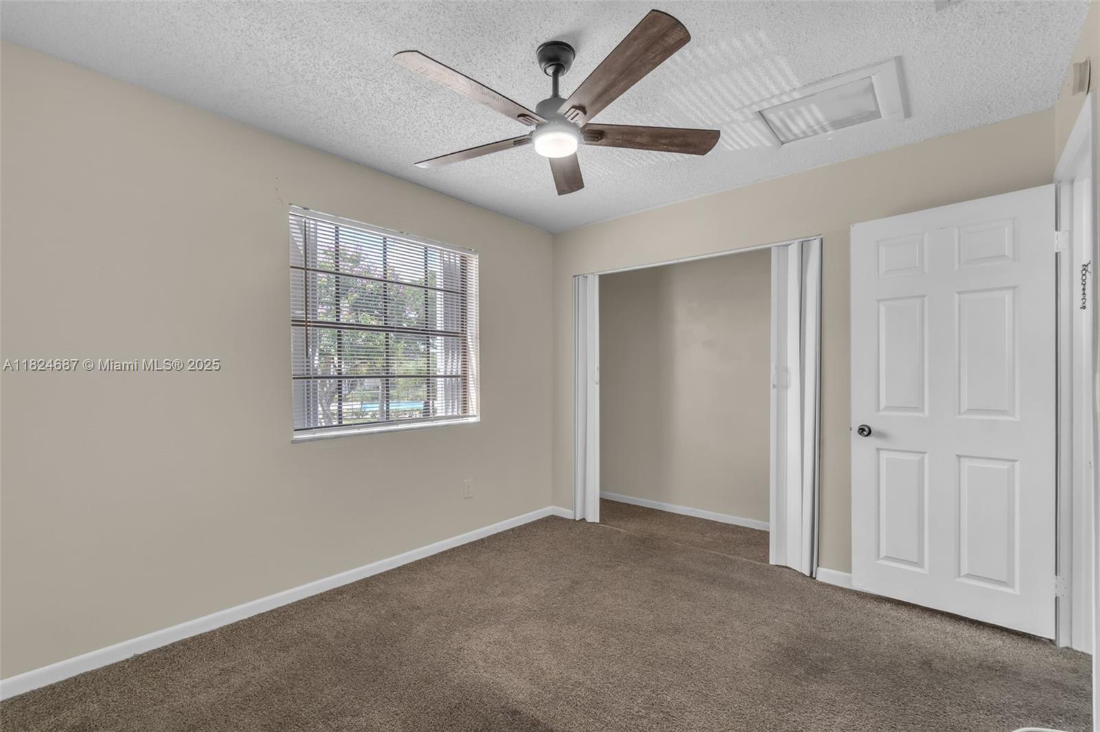 840 Independence Dr 840a Property Photo 11