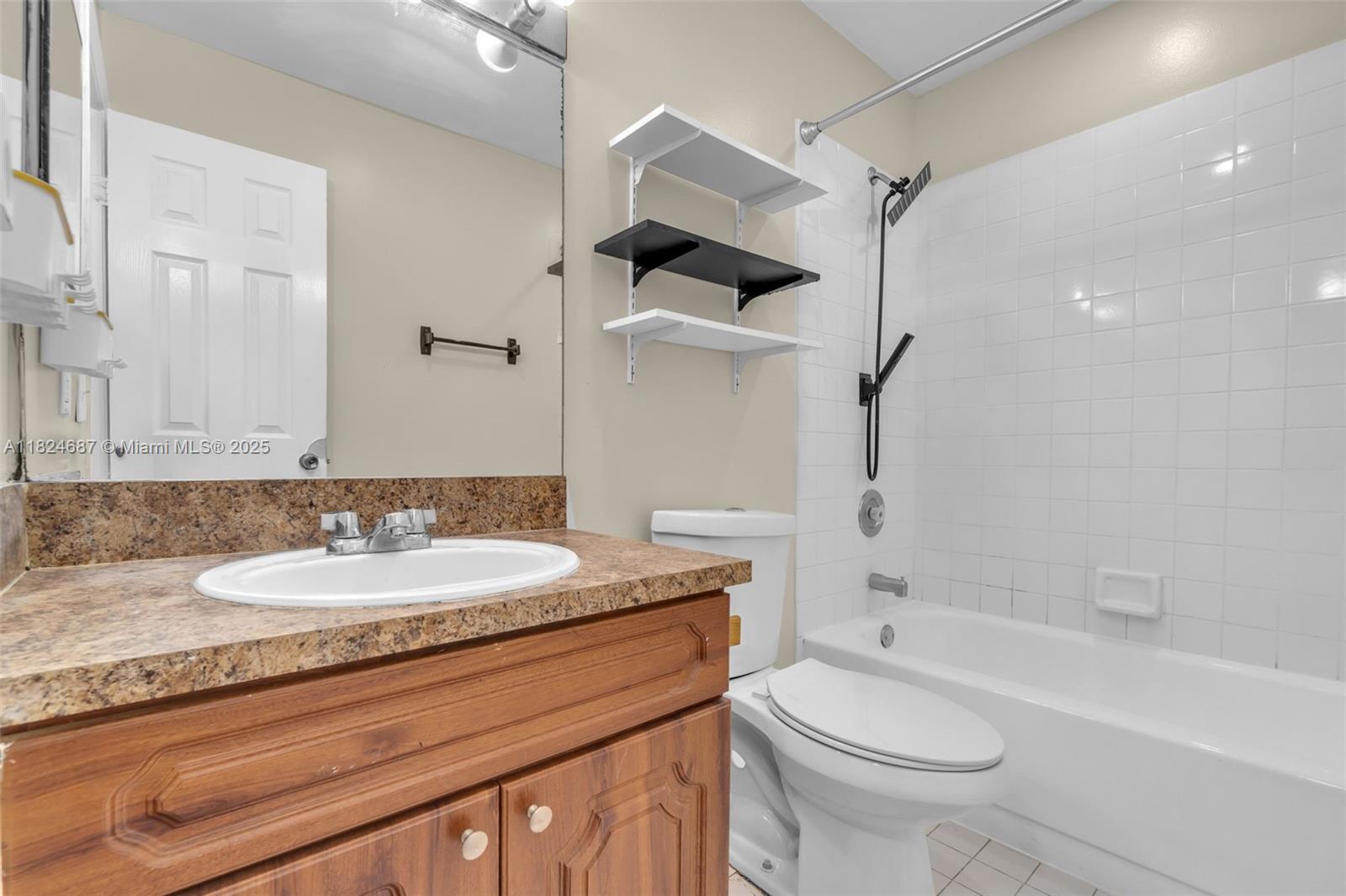 840 Independence Dr 840a Property Photo 12