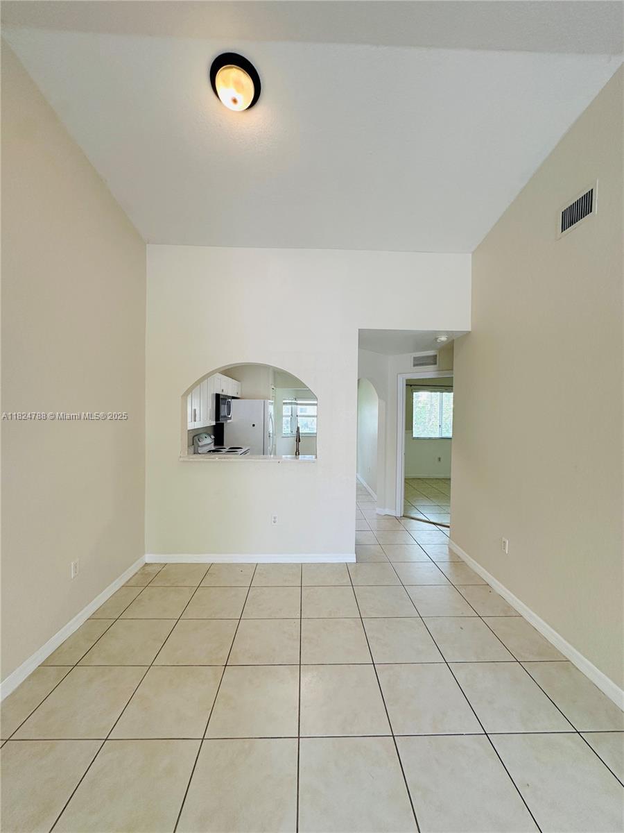 1251 Se 28th Ct 203 Property Photo 5