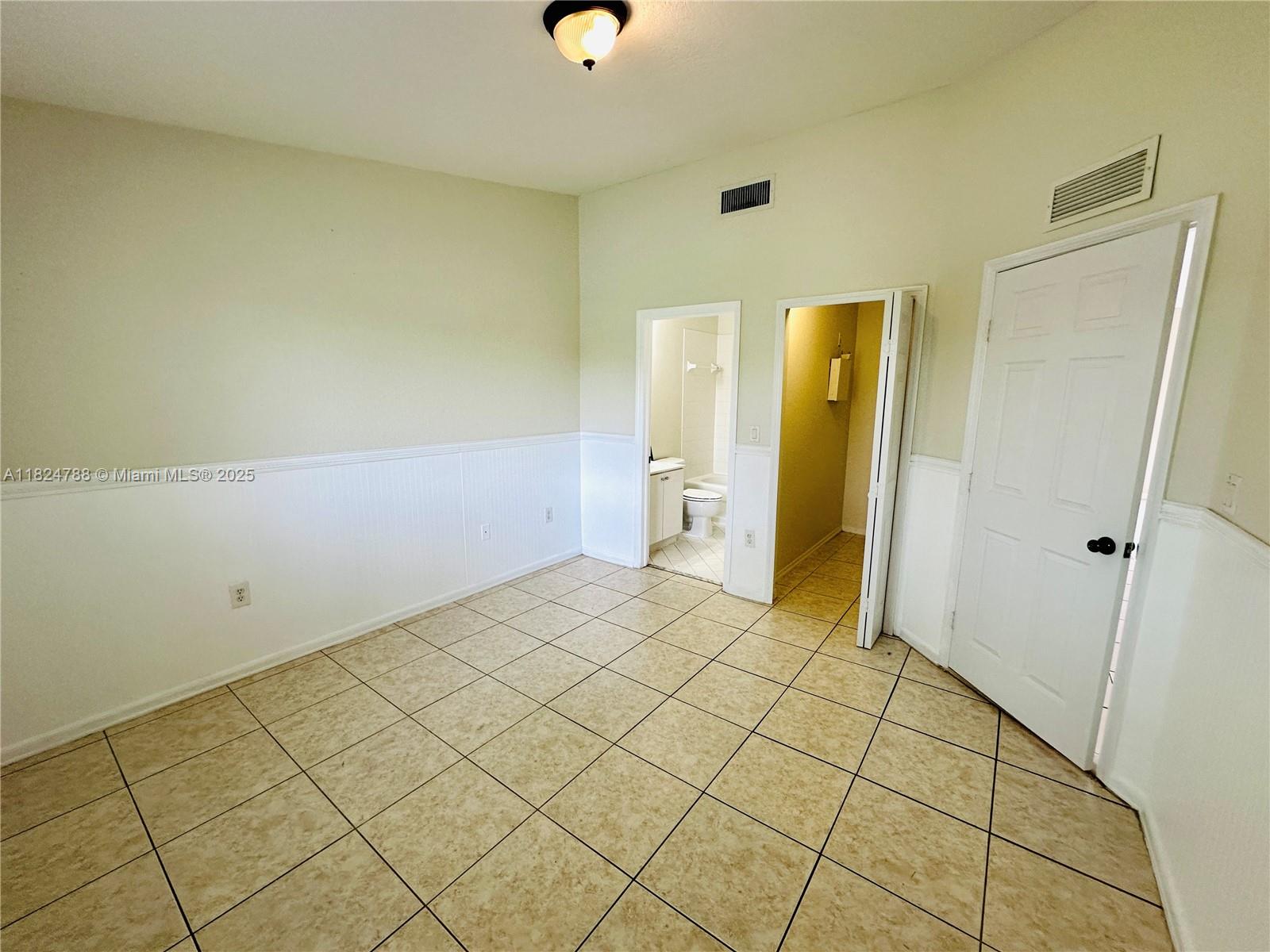 1251 Se 28th Ct 203 Property Photo 14