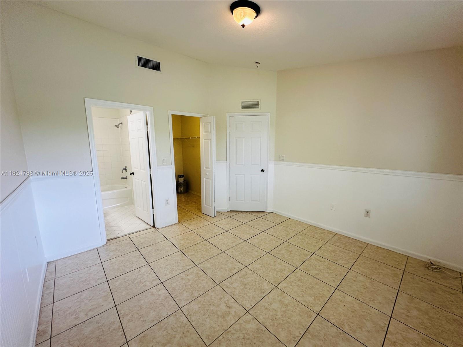 1251 Se 28th Ct 203 Property Photo 15