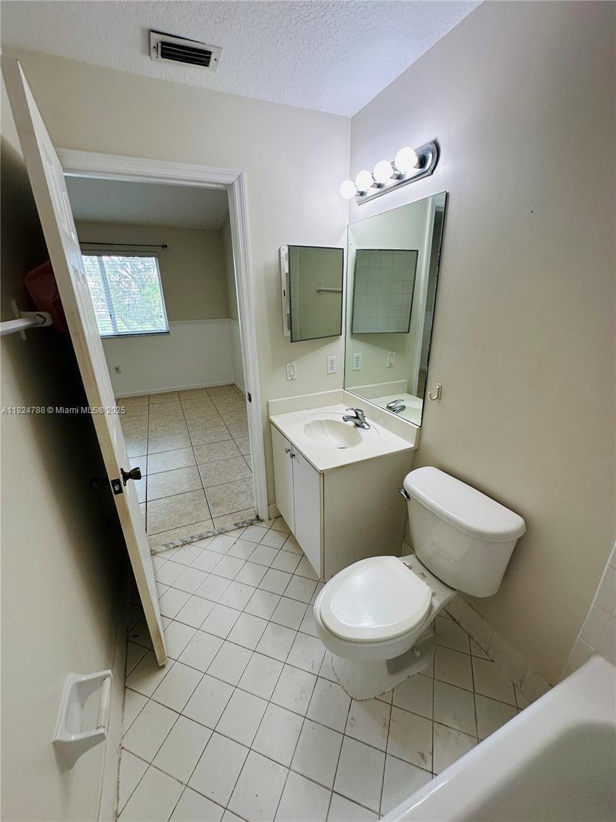 1251 Se 28th Ct 203 Property Photo 17