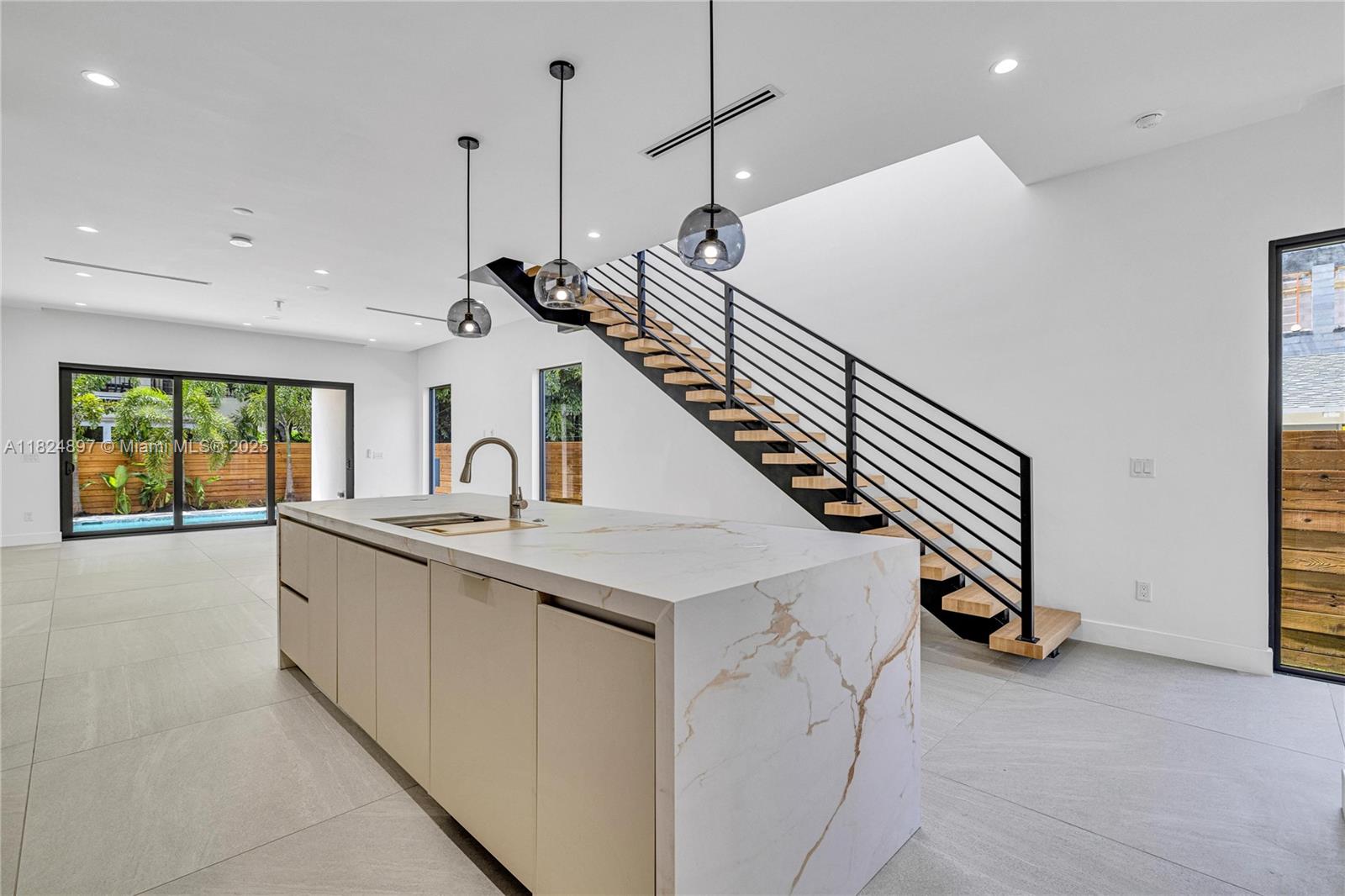 23 Se 12th Ave A Property Photo 2