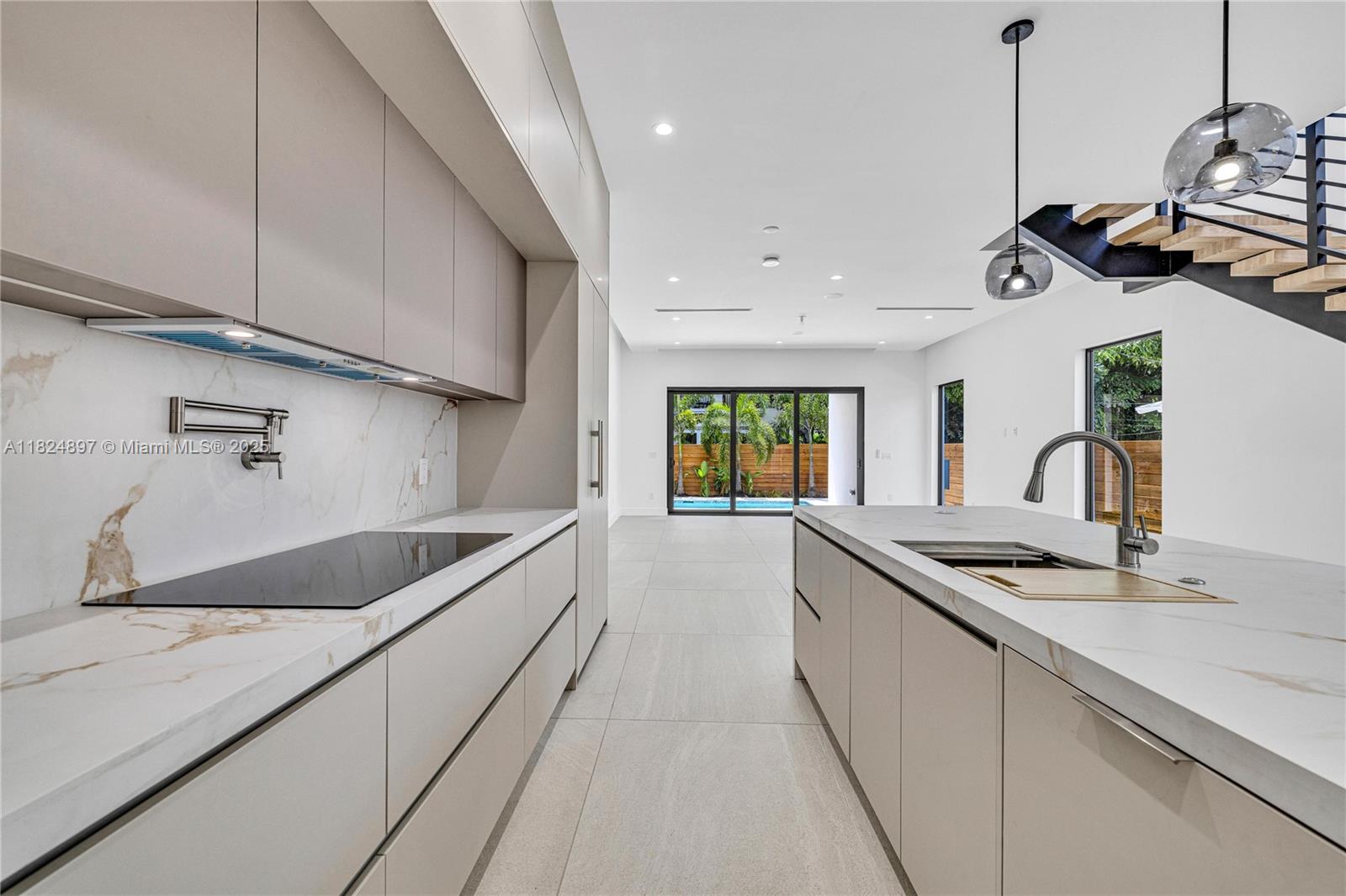 23 Se 12th Ave A Property Photo 3