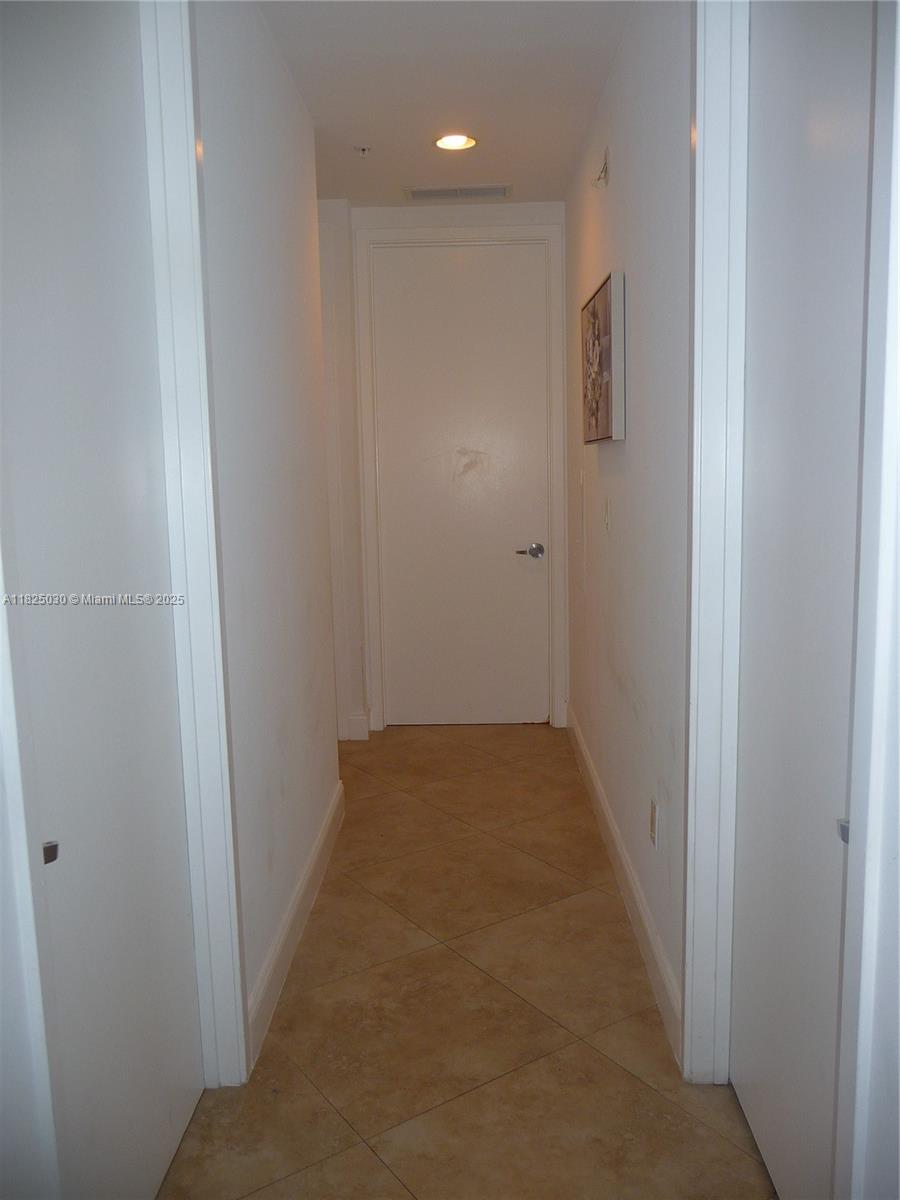 18201 Collins Ave 4705 Property Photo 5