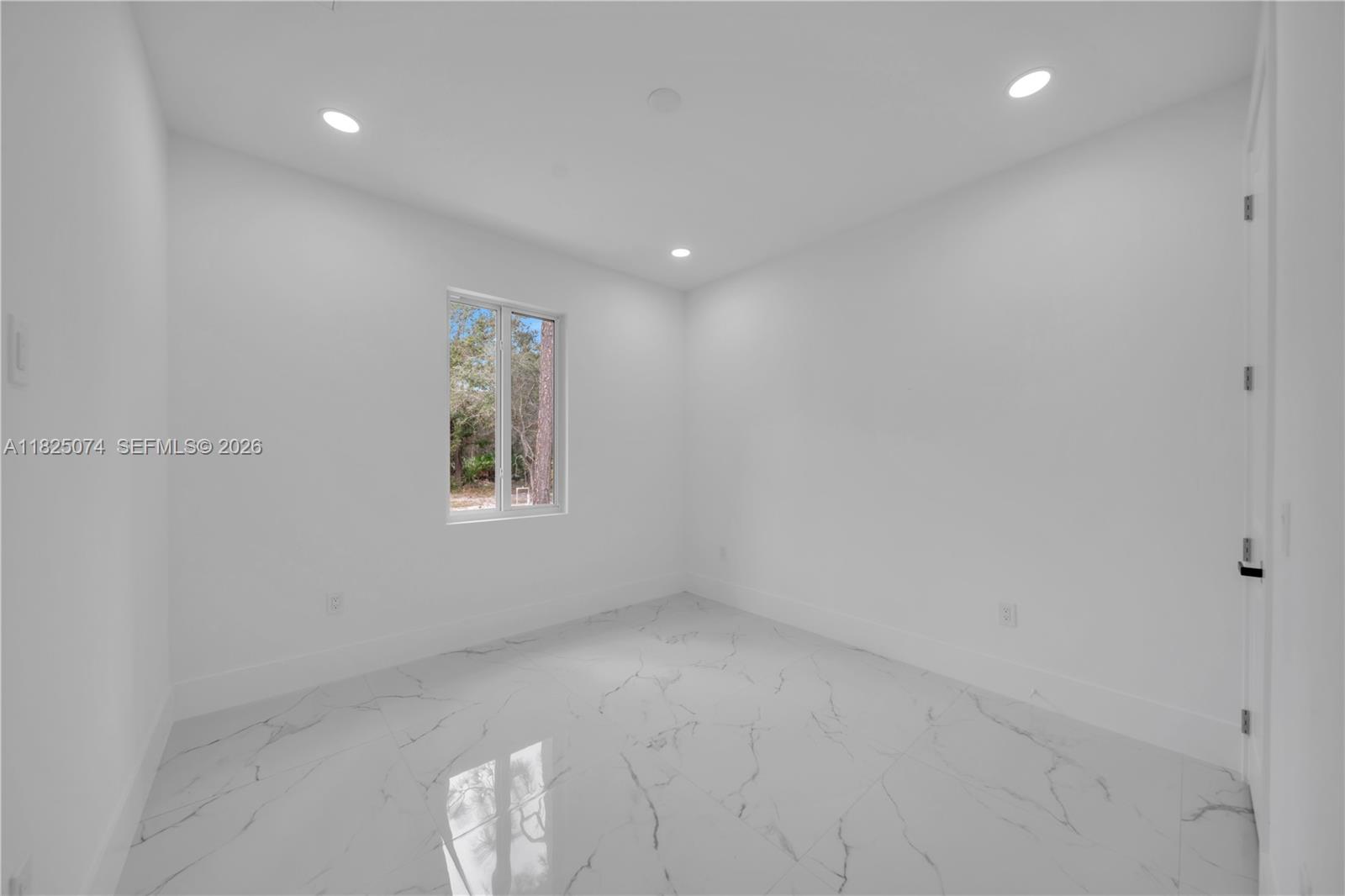 1215 Fitch Ave Property Photo 27