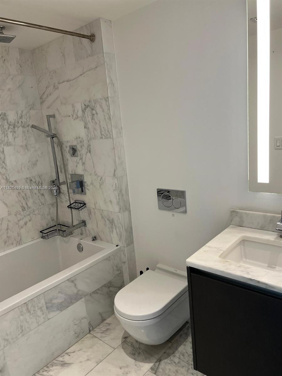 1451 Brickell Ave 2404 Property Photo 28
