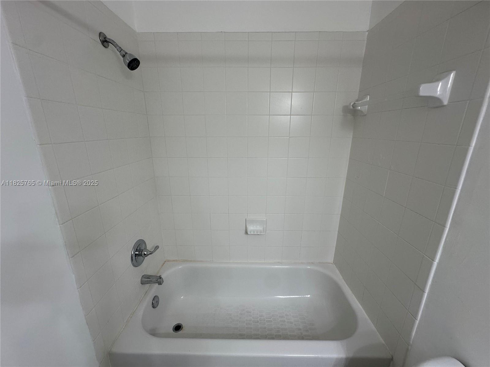 2921 Se 13th Rd 204-39 Property Photo 11
