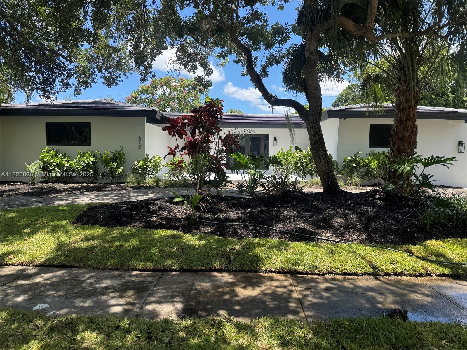5850 Rose Ter Property Photo 1