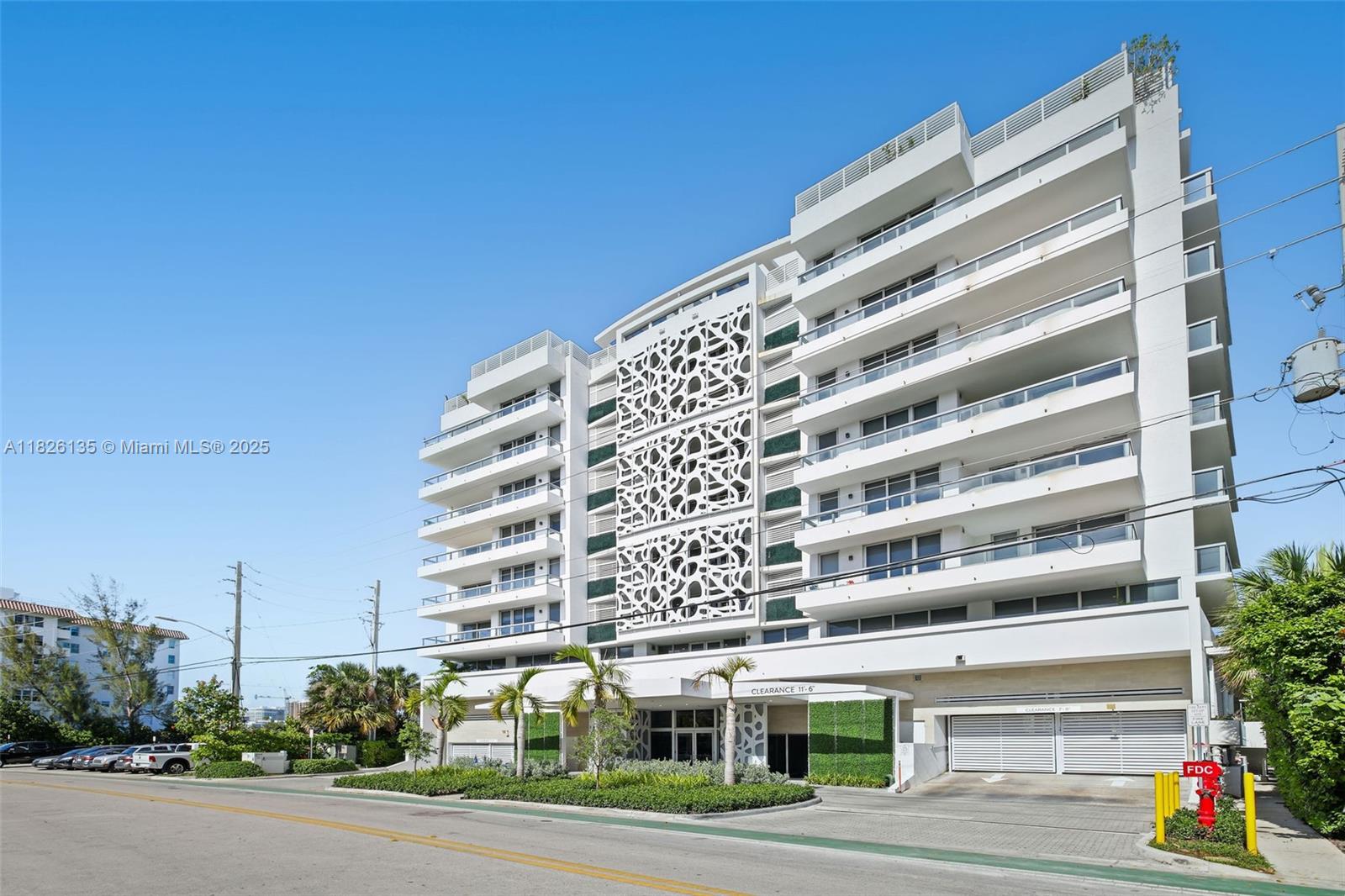 9261 E Bay Harbor Dr 404 Property Photo 1