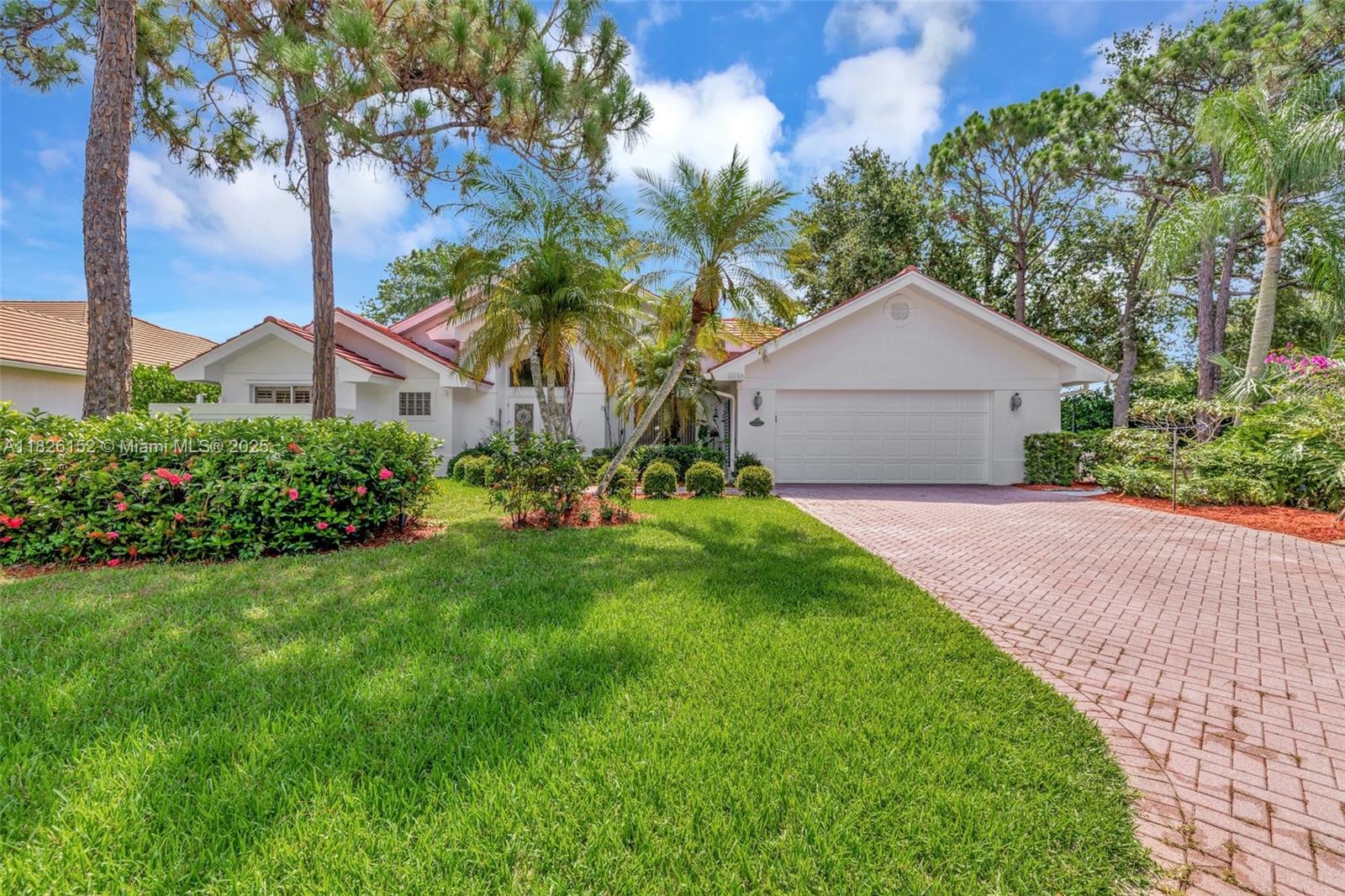 1137 Sw Lighthouse Dr Property Photo 1
