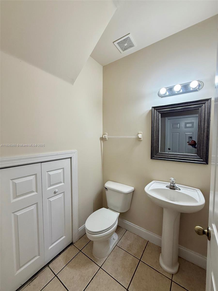2601 Ne 41st Cir Property Photo 10