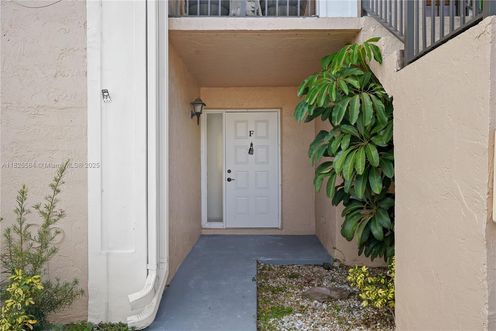 1160 Washington Cir 1160f Property Photo 2